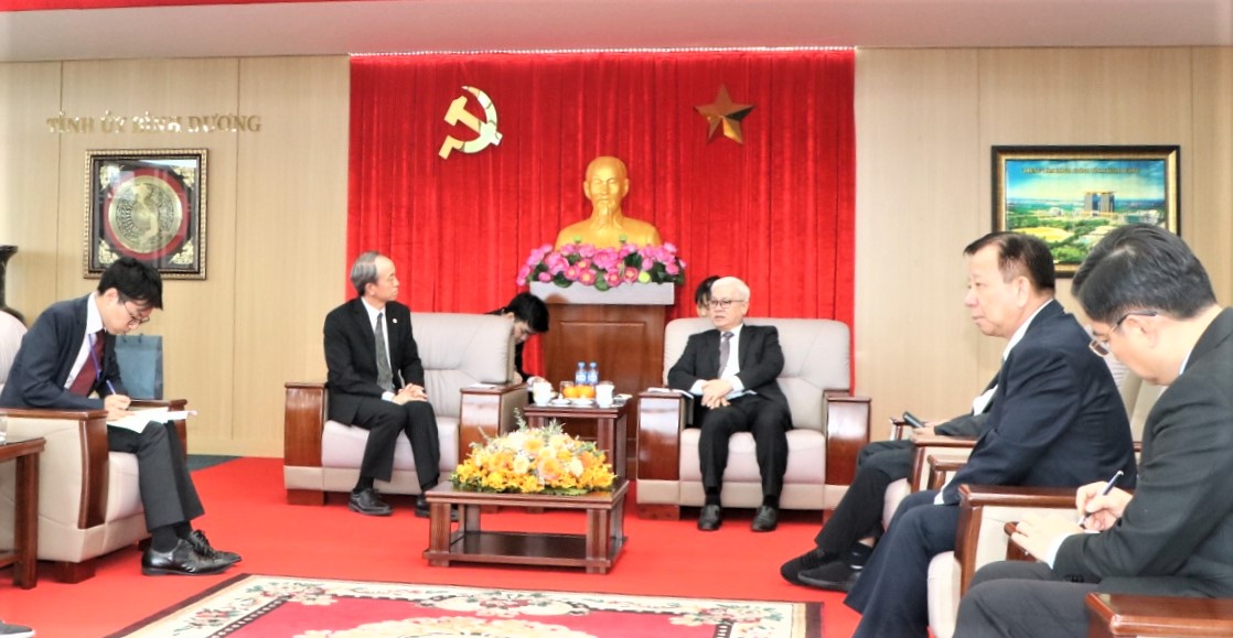Toàn cảnh buổi tiếp đoàn Tổng Lãnh sự Nhật Bản tại TP. Hồ Chí Minh đến thăm, chào xã giao lãnh đạo tỉnh.